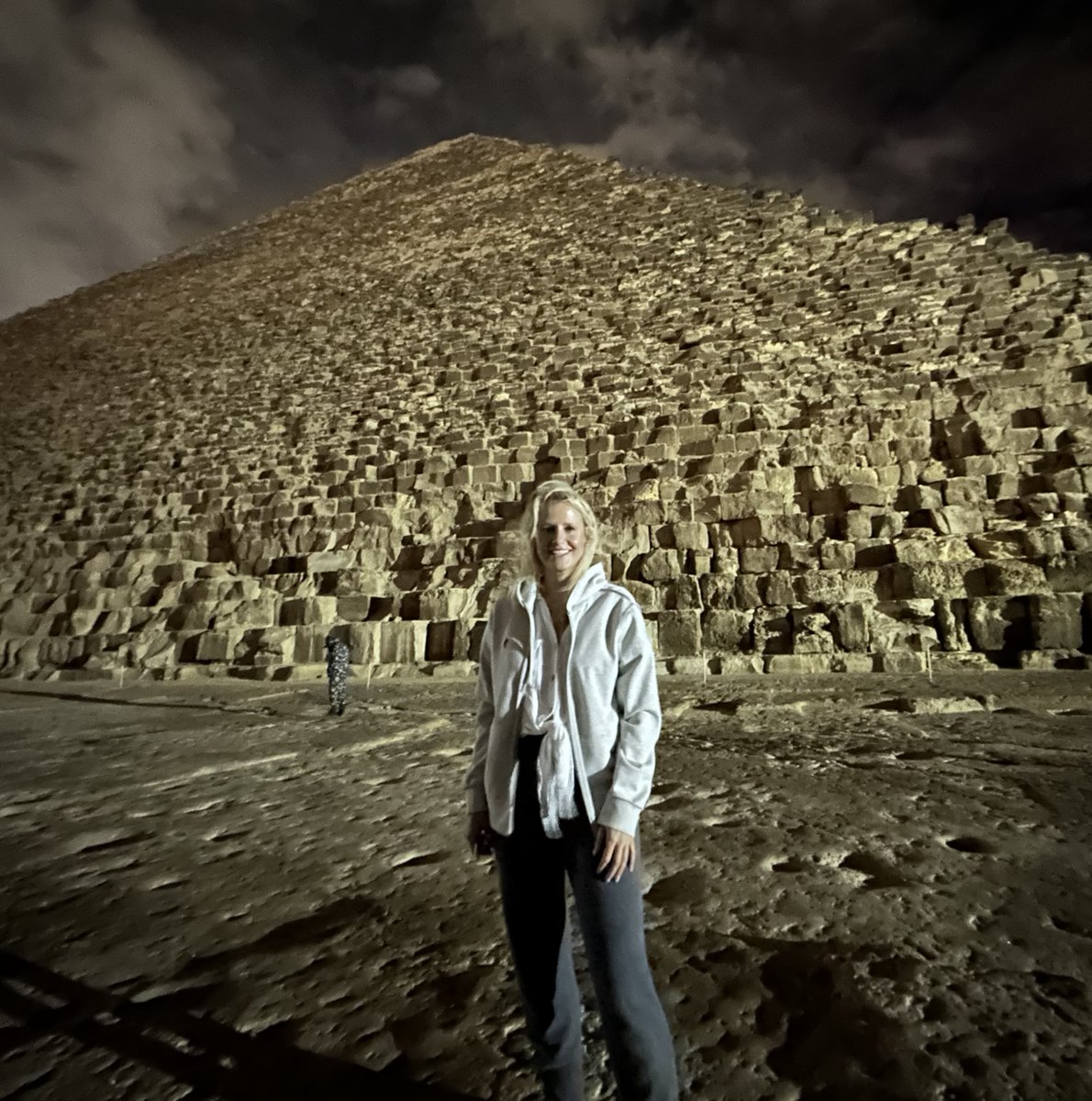 NEW DISCOVERY: A Self-Returning Loop in the Geometry of the Great Pyramid of Giza